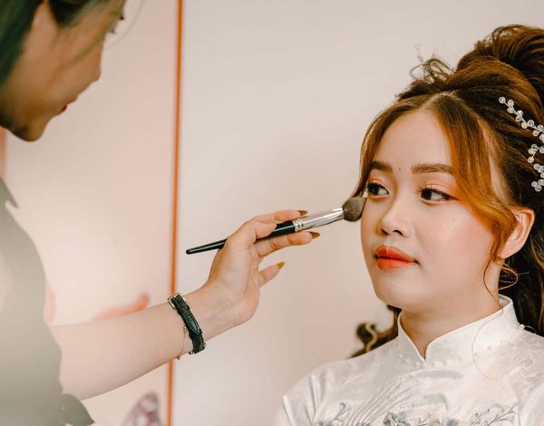 trang điểm cô dâu