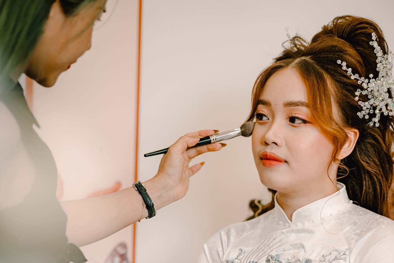trang điểm cô dâu