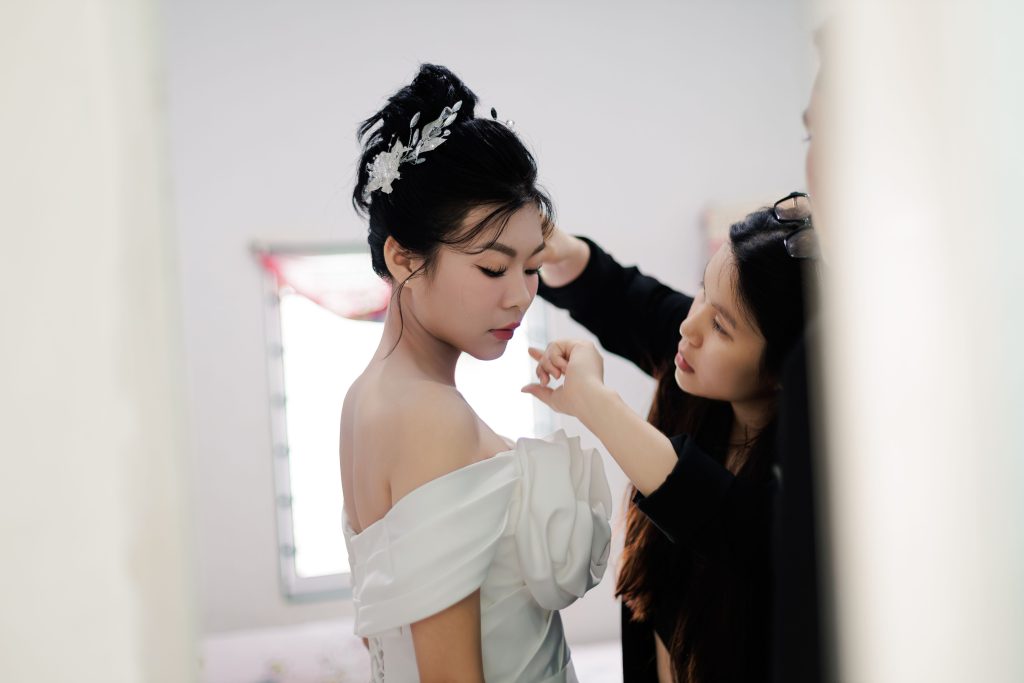 Chuyên viên trang điểm