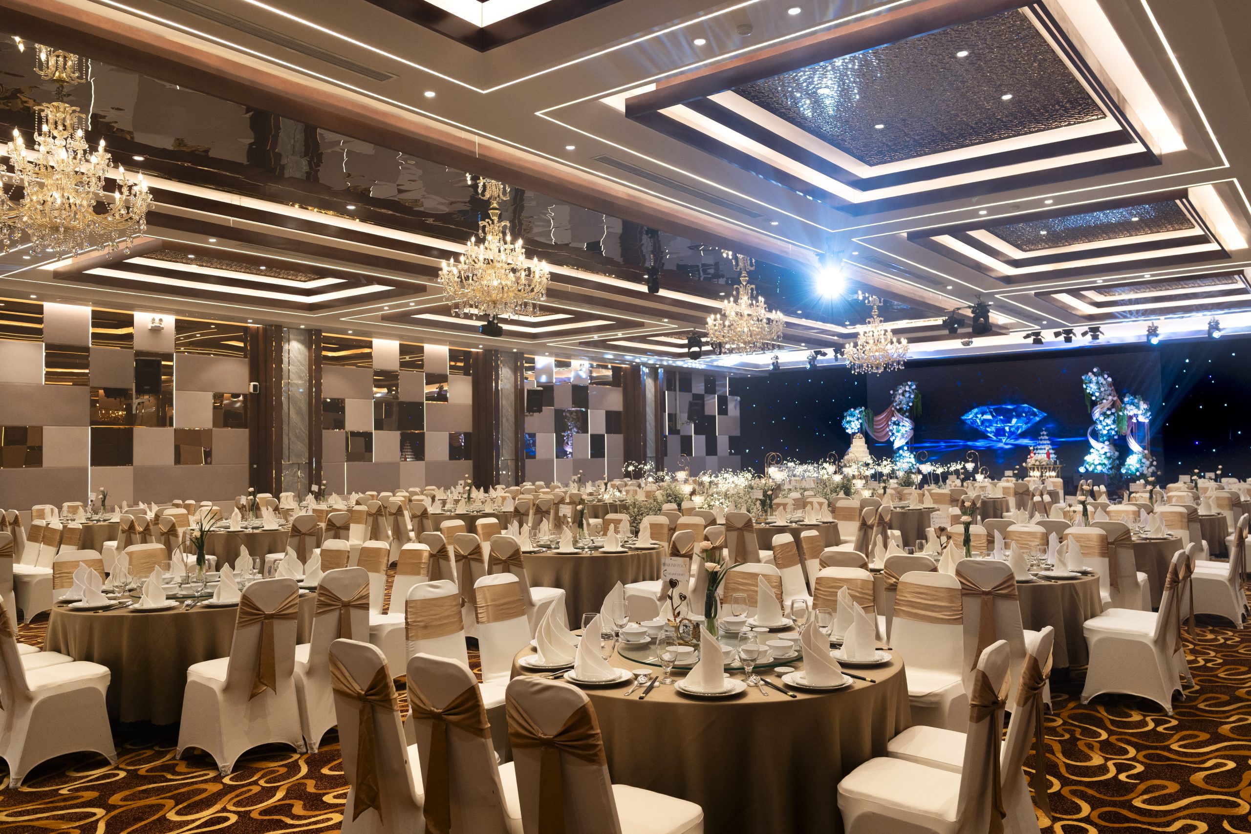 sảnh tiệc nhà hàng Diamond Place