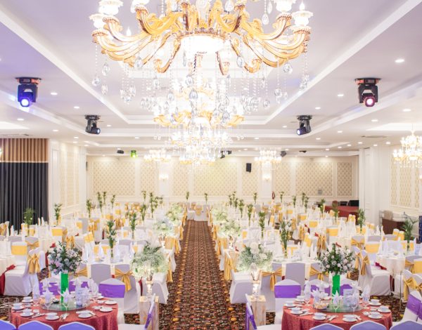 Nhà hàng tiệc cưới. Listing Category Nhà hàng tiệc cưới Vườn Cau quận Gò Vấp – Giá từ 2,9 triệu/bàn