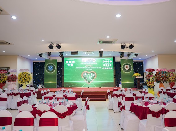 Nhà hàng tiệc cưới. Listing Category Nhà hàng tiệc cưới Hoà Bình quận 3 – giá từ 4,2 triệu/bàn