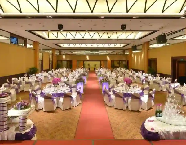 Nhà hàng tiệc cưới. Listing Category Tiệc cưới khách sạn Equatorial Quận 5 – giá từ 7,8 triệu/bàn Tiệc cưới khách sạn Equatorial