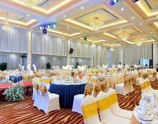Nhà hàng tiệc cưới. Listing Category Nhà hàng tiệc cưới khách sạn Đệ Nhất quận Tân Bình – giá từ 3,6 triệu/bản Nhà hàng tiệc cưới khách sạn đệ nhất
