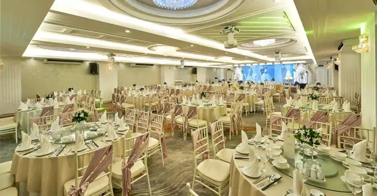 Nhà hàng tiệc cưới Venus Luxury Lê Trọng Tấn quận Tân Phú – giá từ 4,2 triệu/bàn